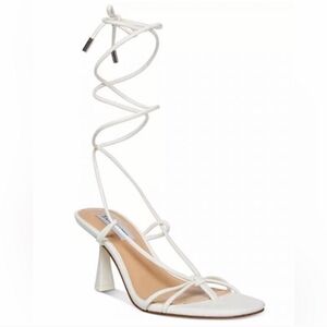 Steve Madden Superb Tie-Up Sandal in White womens size 6